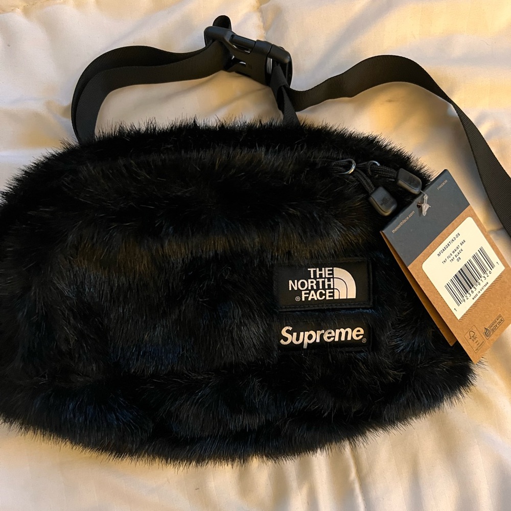 Brand New with Tags Authentic Supreme / North Face Black Fur Waist Bag